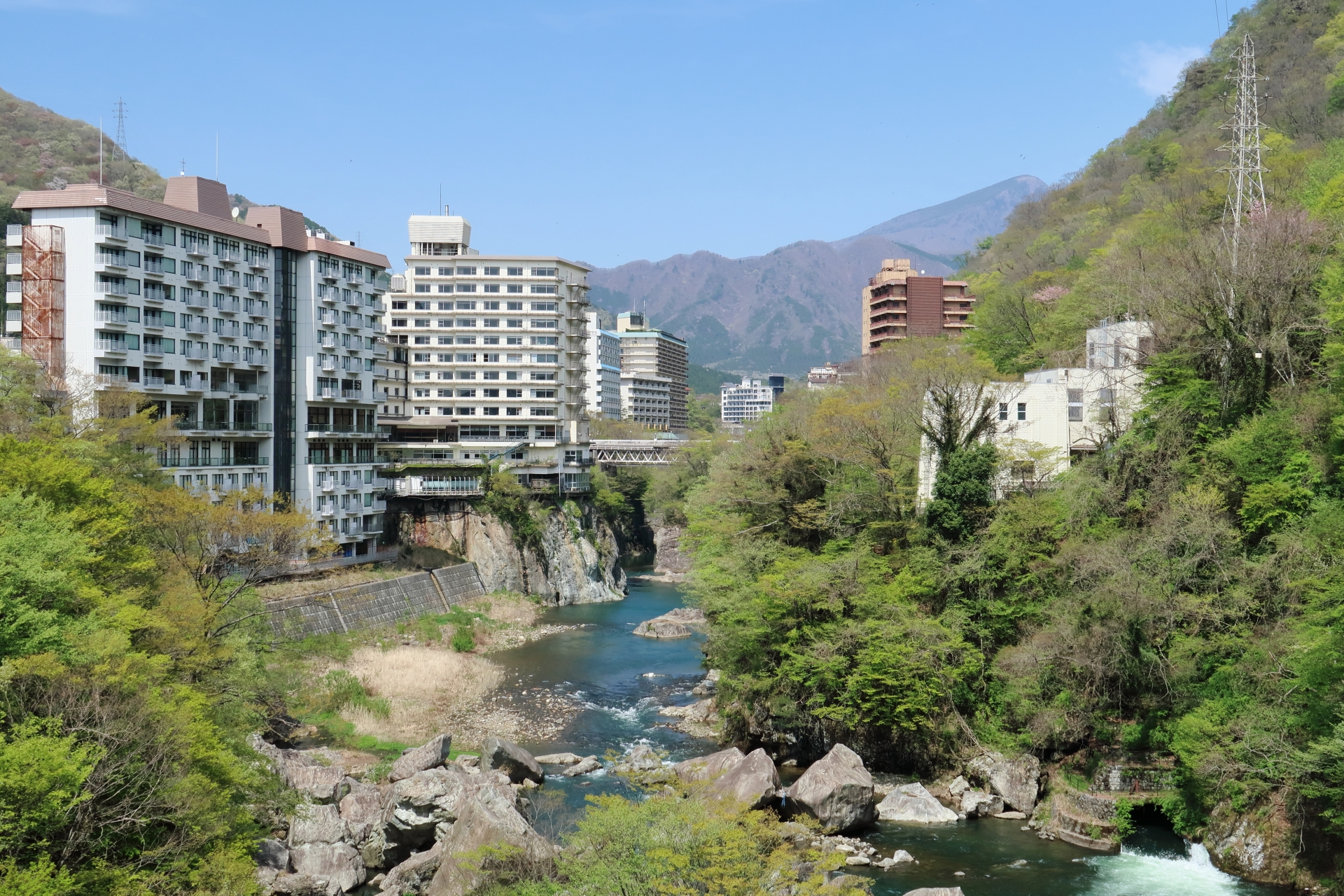 笑顔で働く女性たち